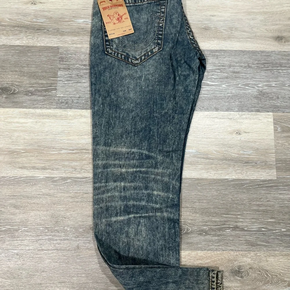 True Religion NWT Skinny Red Orange SN Earthworm Size 33